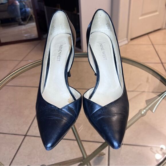 Nine West Black Pointy Toe Pumps - Picture 2 of 12